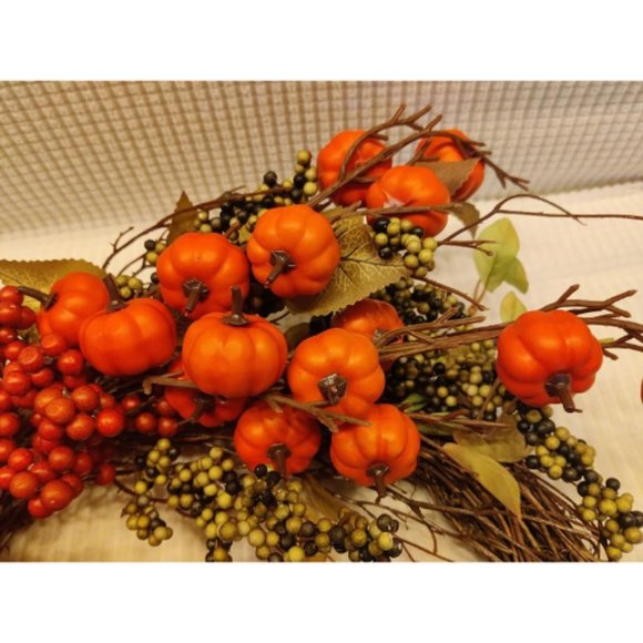 26 Inch Mini Pumpkins Berries Fall Wreaths for Front Door Dacoration - Picture 6 of 10